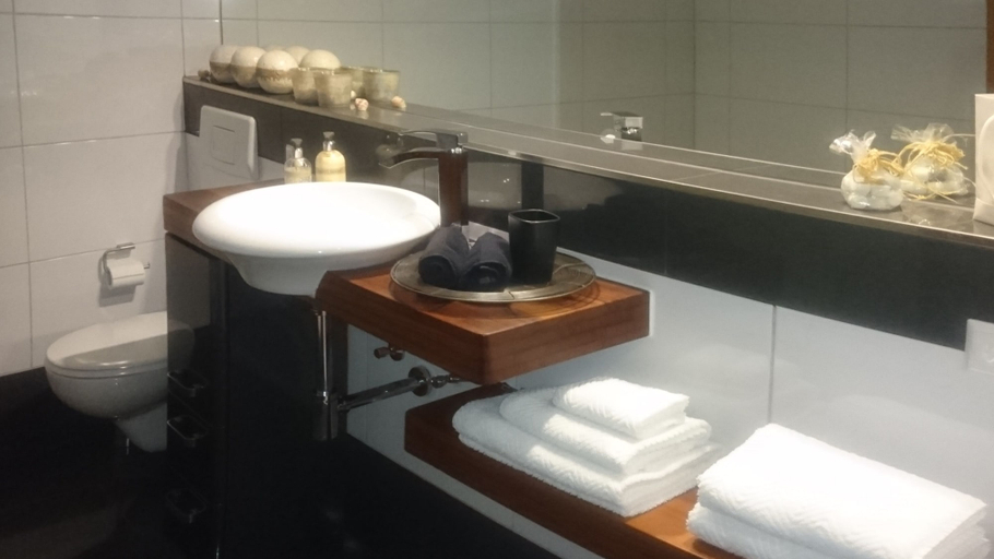 Bathroom 5, K82 B'nB, Tübingen