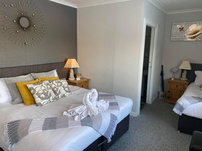 Bedroom 2, The Riverside Inn, Bath and North East Somerset