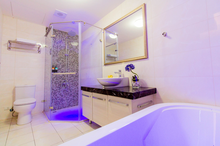 Bathroom 5, F One B&B, Yilan