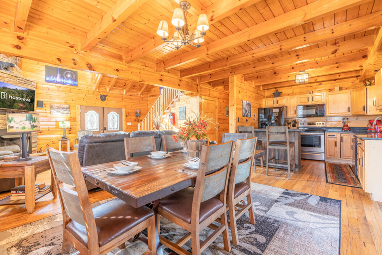 Food & Drinks 4, Comfort Cabin Bearway To Heaven - w Private Hot Tub, Sevier
