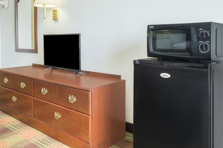 Others 5, Super 8 by Wyndham Sweet Springs, Saline
