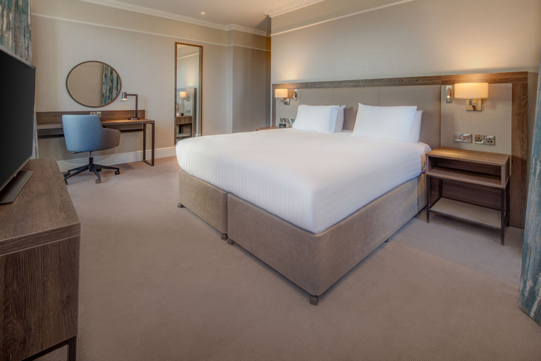 Bedroom 2, Hilton Edinburgh Carlton, Edinburgh
