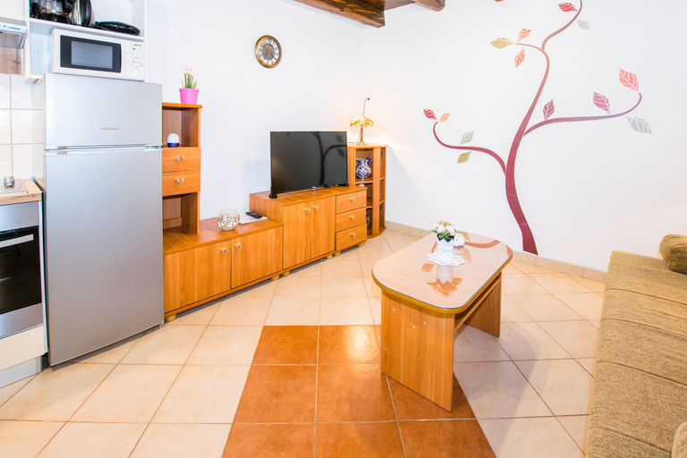 Others 4, Pleasant 4 person apartment Ana, Ližnjan