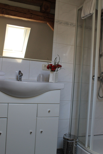 Bathroom 5, Landhotel Kahrmühle, Neustadt an der Waldnaab