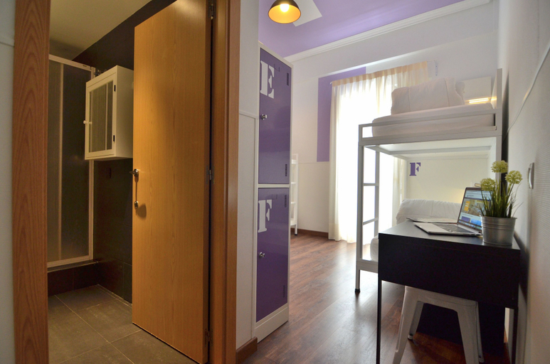 Bedroom 4, Far Home Atocha, Madrid