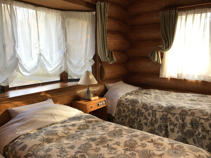 Bedroom 2, Mori no Log Hotel Kamloops, Shinano