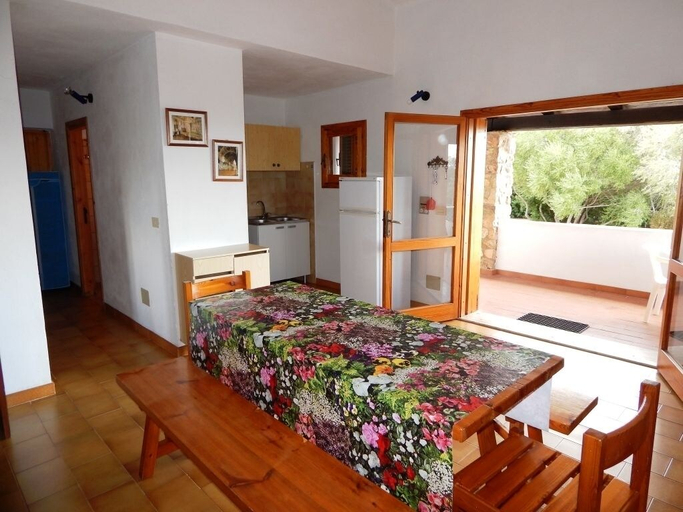 In-room dining 4, AbitaSardegna Pittulongu, Olbia-Tempio