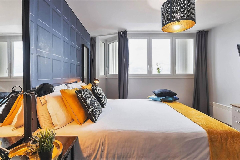 Bedroom 4, Luxury 9ine Stunning Broad Street Apartment, Birmingham