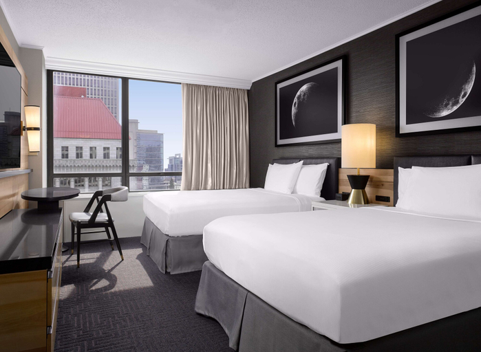Bedroom 2, Hilton Portland Downtown, Multnomah