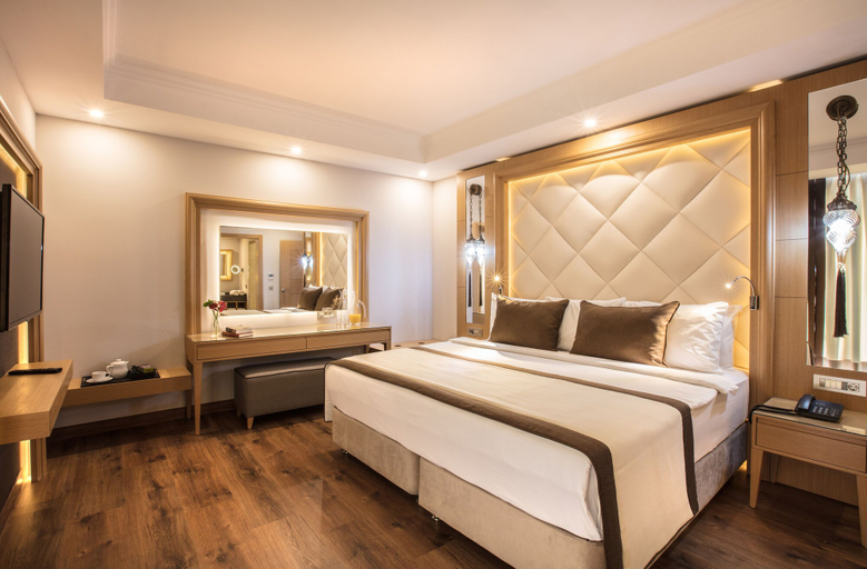 Bedroom 4, Korumar Ephesus Beach & Spa Resort, All Inclusive, Selçuk