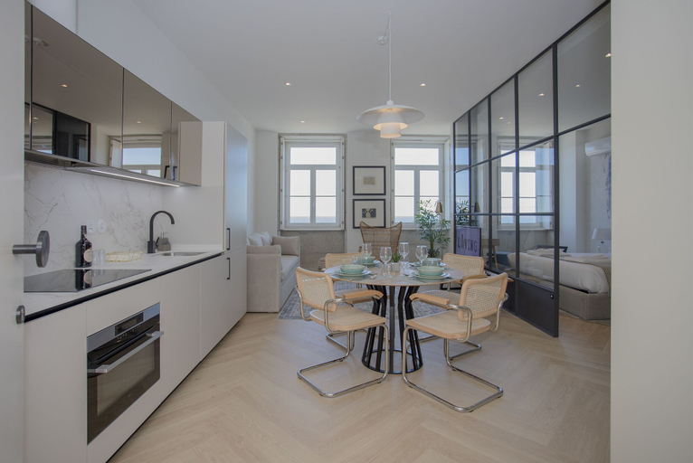 Others 5, Liiiving -Luxury Beachfront Apartment IV, Porto