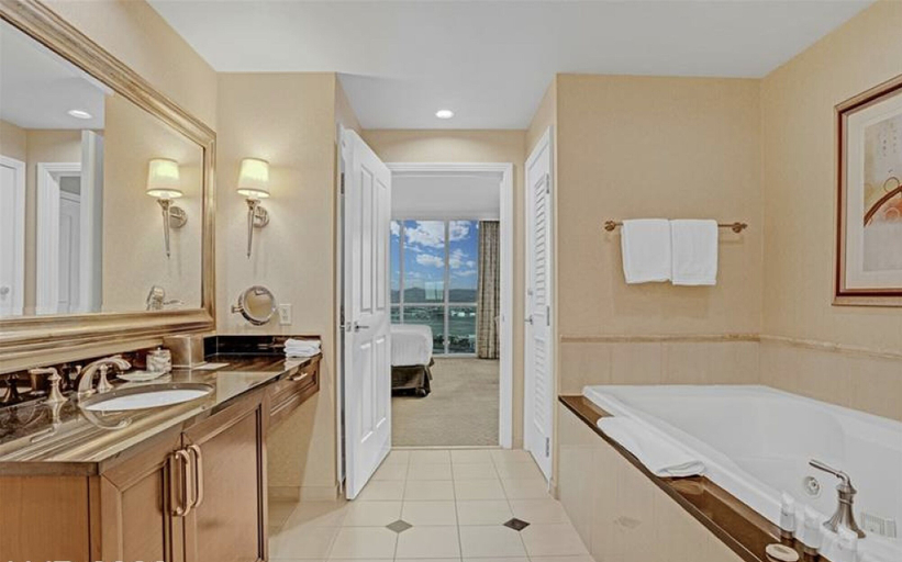 Bathroom 5, MGM Vegas Signature Suites Collection, Clark