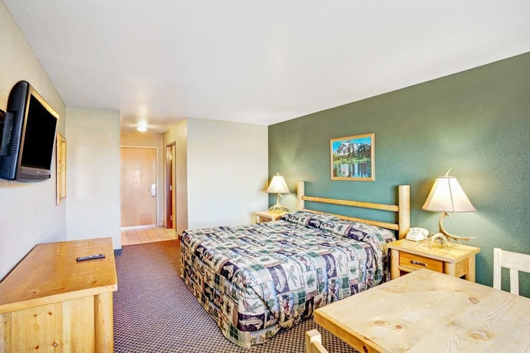 Bedroom 2, Topaz Lodge, Douglas