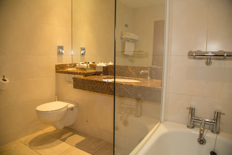Bathroom 3, Castle Dargan Hotel