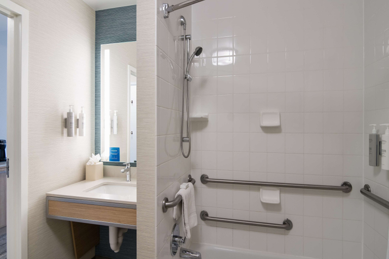 Bathroom 4, Hilton Garden Inn Madison West/Middleton, Dane