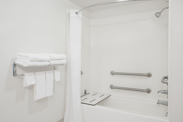 Bathroom 5, Super 8 by Wyndham Augusta, Richmond