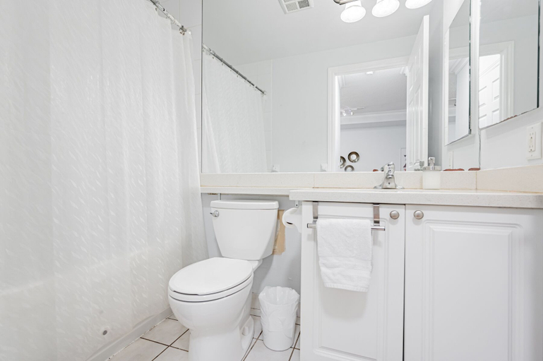 Bathroom 3, Duke Of York Boutique Suites, Peel