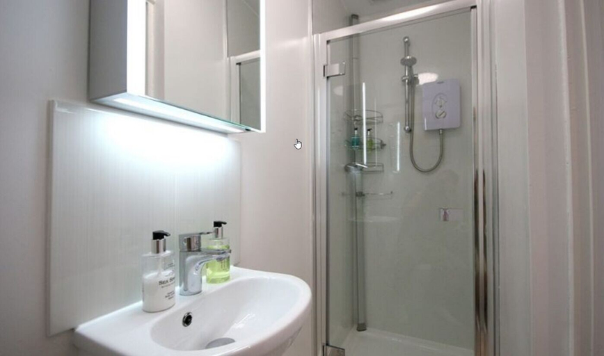 Bathroom 4, Sea Tang Guest House, Torbay