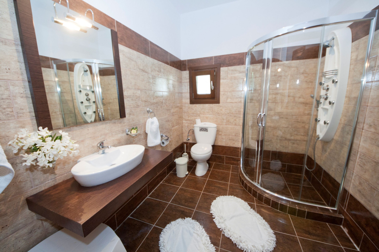 Bathroom 5, Four Seasons Villas, Thessaly