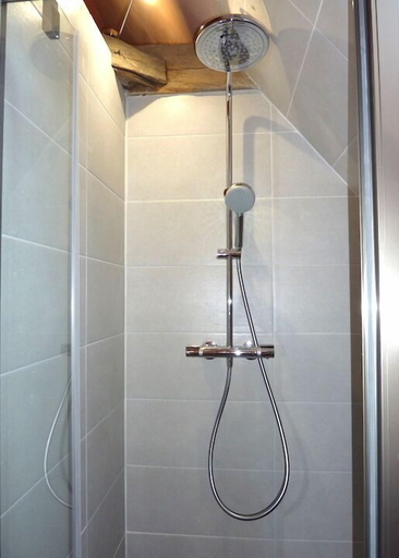 Bathroom 5, Les Voies Blanches, Indre-et-Loire