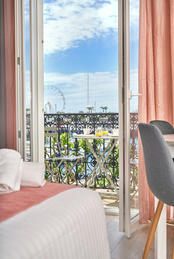 Bedroom 2, Hotel du Vieux Port, Var