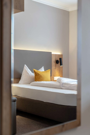 Bedroom 3, Hotel Ritter Jörg, Würzburg