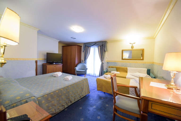 Bedroom 3, Hotel Kastoria, West Macedonia