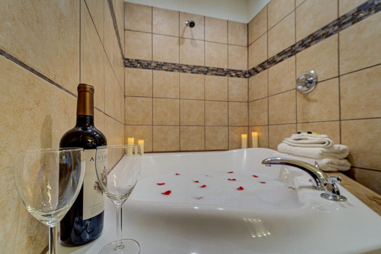 Bathroom 5, The Green Mountain Falls Lodge, El Paso