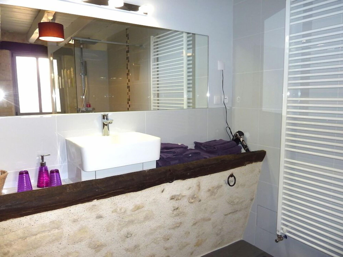 Bathroom 5, Les Voies Blanches, Indre-et-Loire