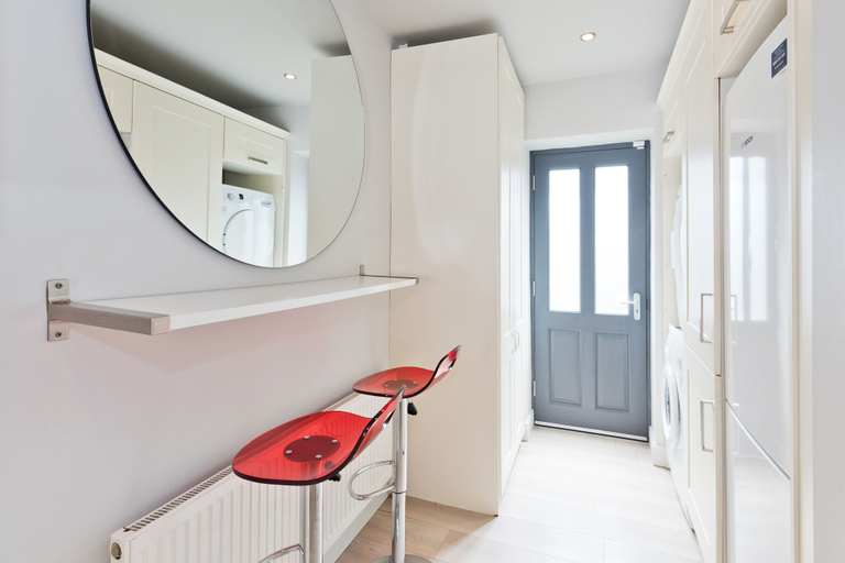 Others 5, The Edge Suite - hiphipstay, Dublin