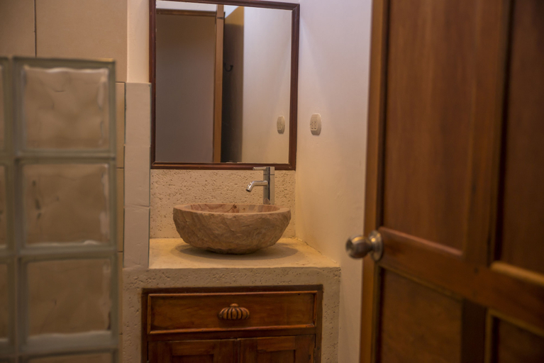 Bathroom 4, Hotel Antigua Estación Granada, Granada