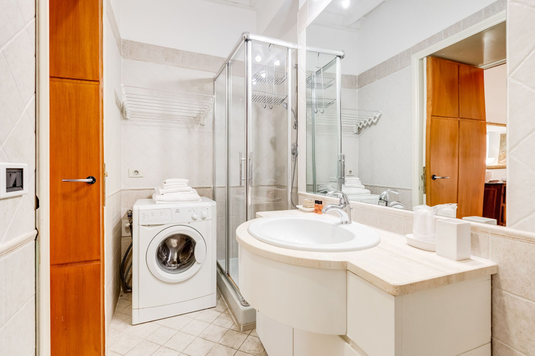 Others 3, Historical Apartment near Spanish Steps, Rome