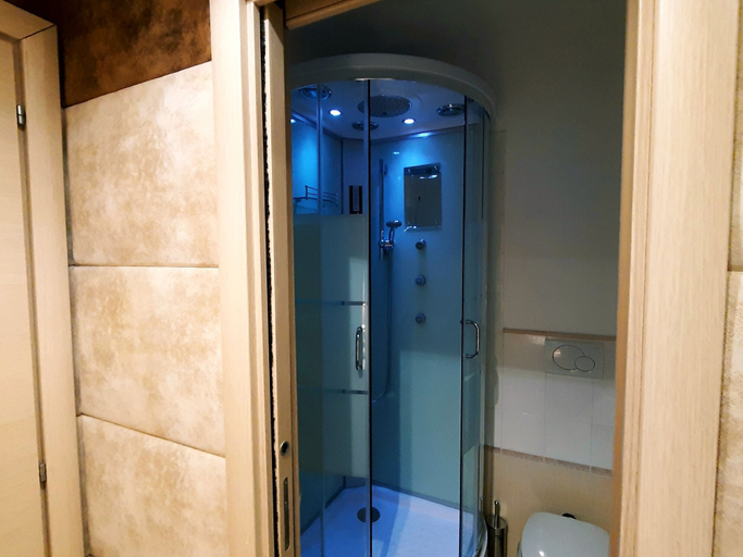 Bathroom 5, Gialli Vatican Guesthouse, Rome