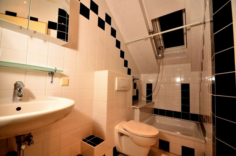 Bathroom 3, AJO Vienna Garden - Contactless Check-in, Wien
