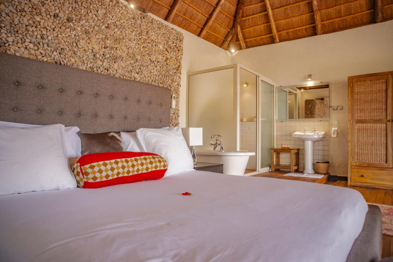 Bedroom 3, Le Petit Village Hotel & Spa, Kampala