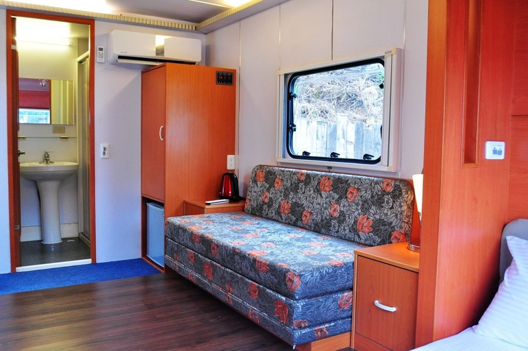 Bedroom 3, Kenting Houbihu Camping car, Pingtung