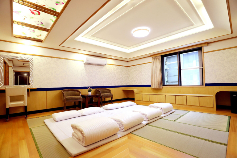 Bedroom 3, Phoenix Pavilion Hot Spring Hotel, Taipei City