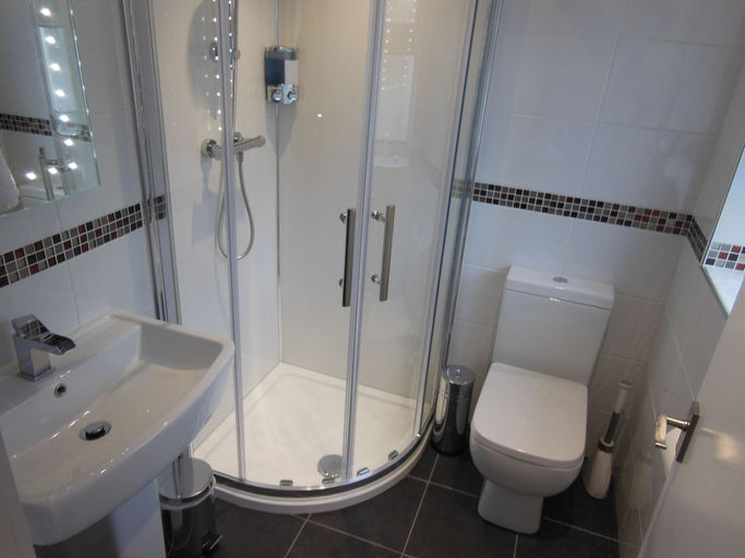 Bathroom 3, Y Giler Arms, Conwy