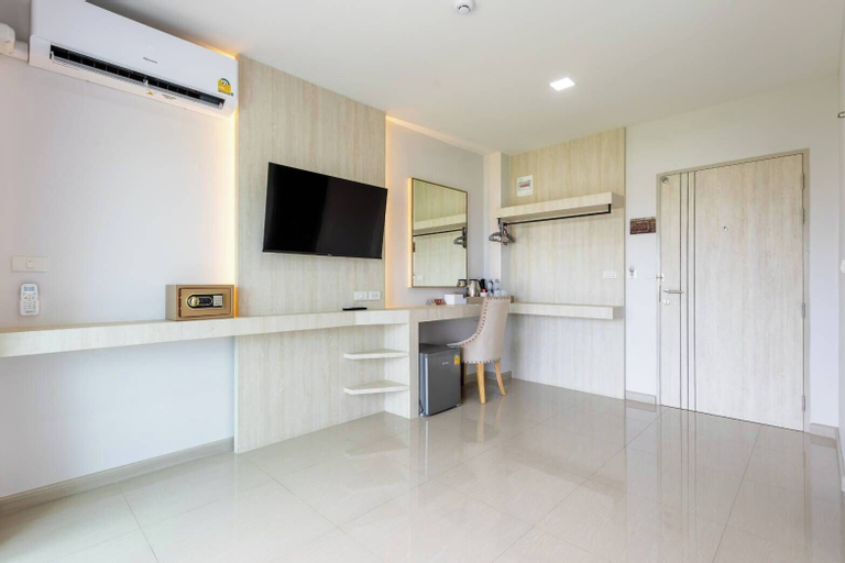 Dining Room 10