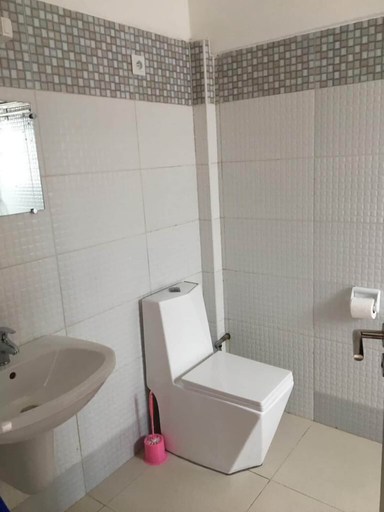 Bathroom 3, Marcelline Apparts, Cotonou