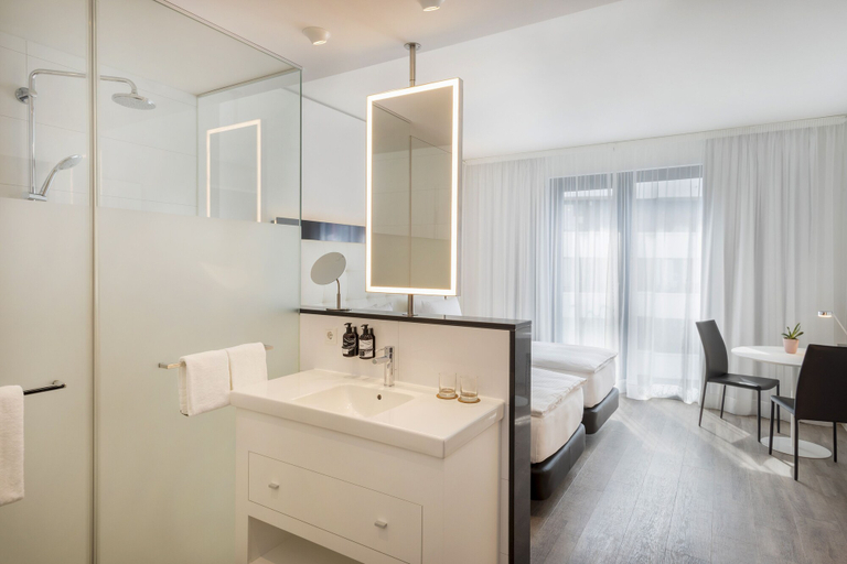 Bathroom 4, INNSiDE by Meliá Frankfurt Ostend, Frankfurt am Main