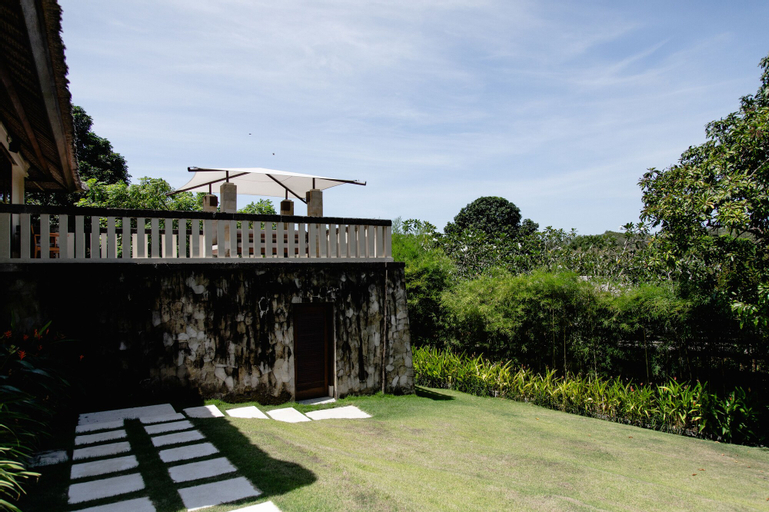 Exterior & Views 6