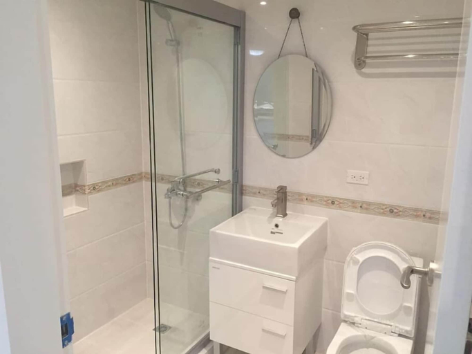 Bathroom 2, Pia Marine Condominium, Tumon