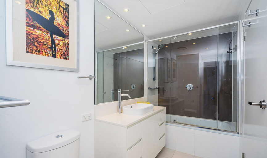 Bathroom, Pelicanstay Surfer Paradise Condo Hotel, Gold Coast