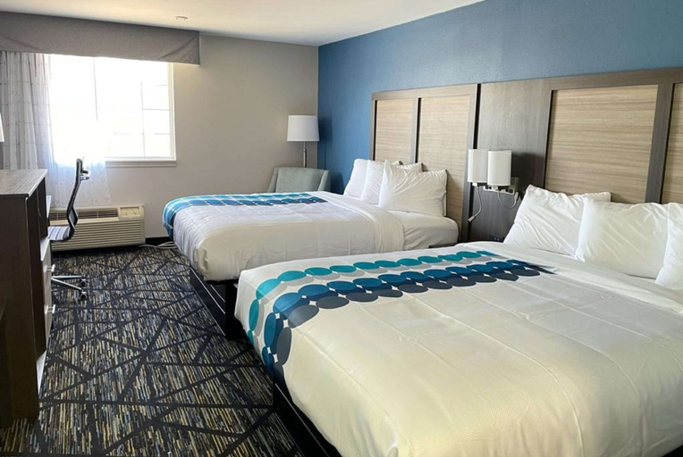 Bedroom 3, Baymont by Wyndham Blackwell I-35, Kay