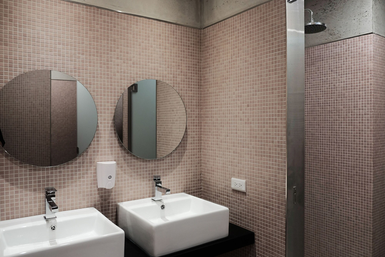 Bathroom 4, Waterfront Hotel, Taipei City