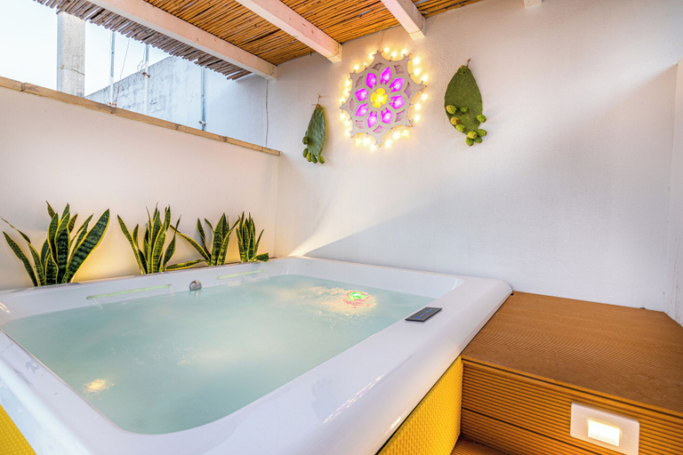 Private spa tub 2, Alcova Lonoce, Brindisi