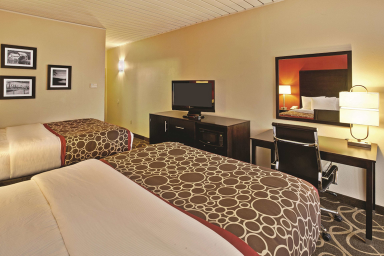 Bedroom 3, La Quinta Inn & Suites by Wyndham Elkview - Charleston NE, Kanawha