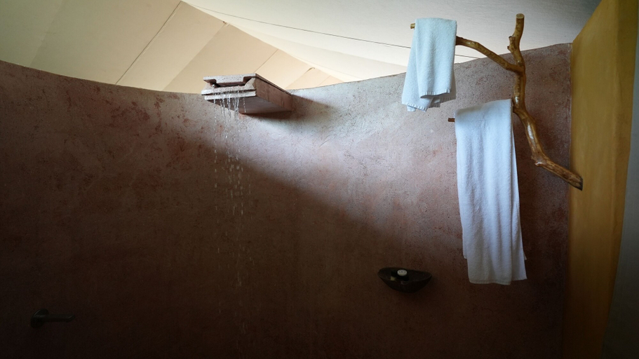 Bathroom, Mara Engai Wilderness Lodge, Kilgoris
