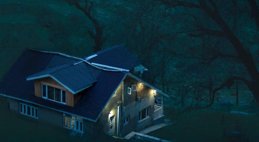 Trout Water Lodge, Anantnag